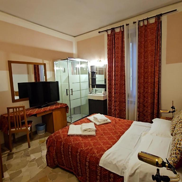Souvenir Maya - Superior Double Room with Shared Bathroom - 1