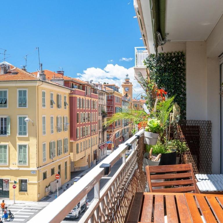 Bright & Cozy - Large Sunny Terrace - Appartement 2 Chambres Deluxe avec Balcon - 8