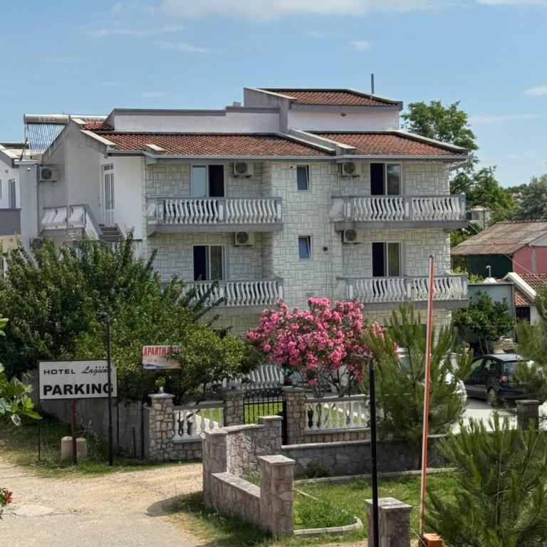 Belmare - Triple Room with Garden View - 1