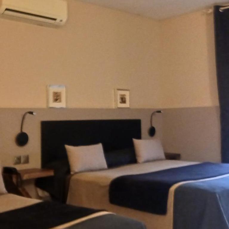 Hotel Médicis - Chambre Quadruple Standard - 9