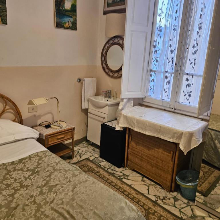Souvenir Maya - Single Room with Shared Bathroom - 1