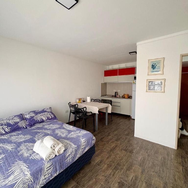 Departamento en Rosario - Apartamento de 2 dormitorios con balcón - 3
