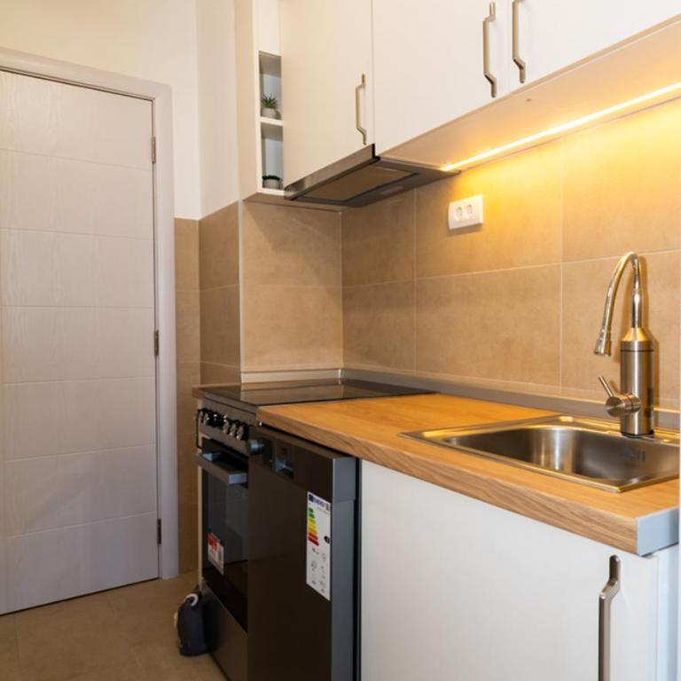 BW City Lights LUX Retreat - Two-Bedroom Apartment - 12