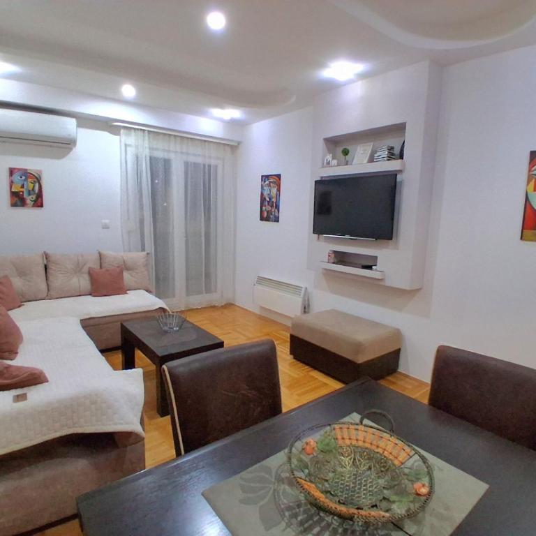 COMFORT 74 Podgorica - Two-Bedroom Apartment - 1
