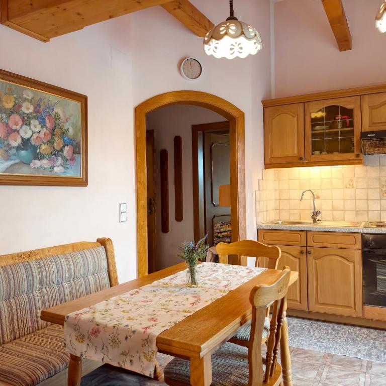 Gästehaus Maier Faaker See - Apartment mit 1 Schlafzimmer und Balkon - 1