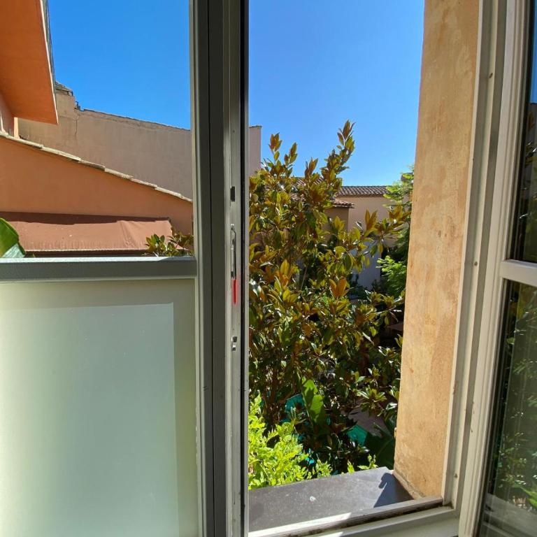 hôtel Sube - Chambre Lit Queen-Size - Vue sur Jardin - 2
