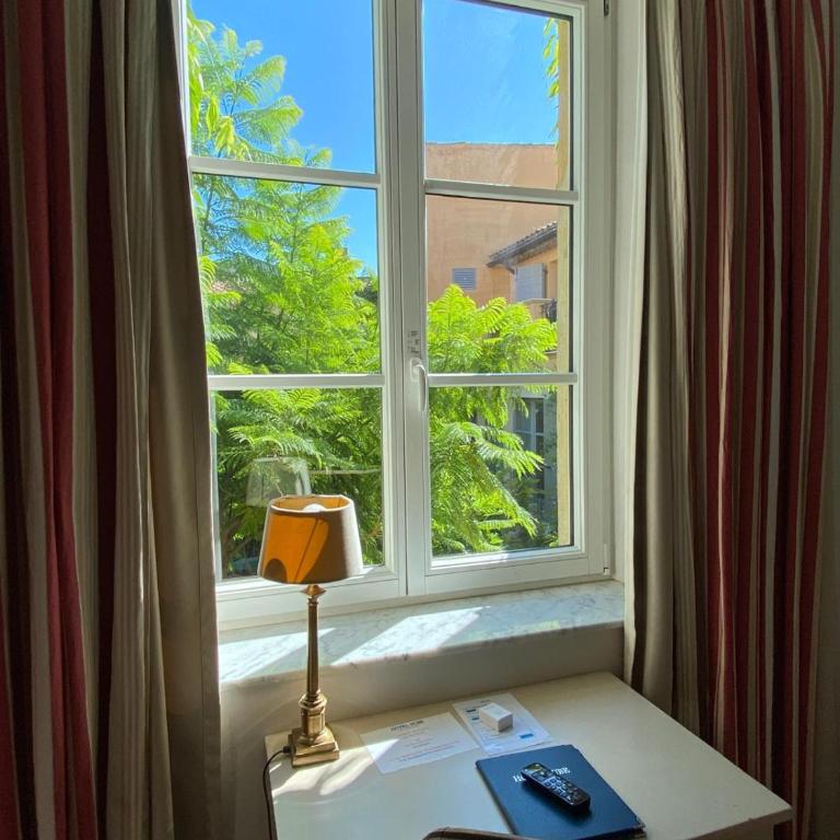 hôtel Sube - Chambre Lit Queen-Size - Vue sur Jardin - 3