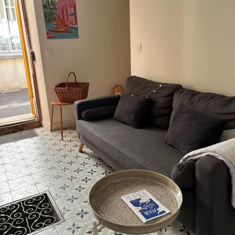 Cosy Yellow House in La Roquette, city center - Apartamento de 1 dormitorio - 2