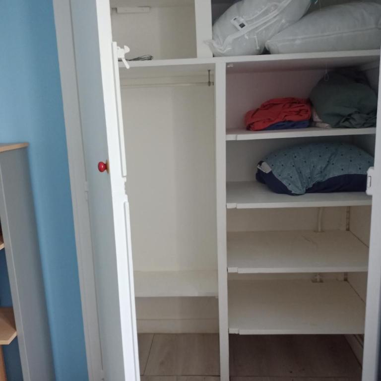 chambres 1 et 2 - Chambre Double Standard avec Salle de Bains Commune - 7