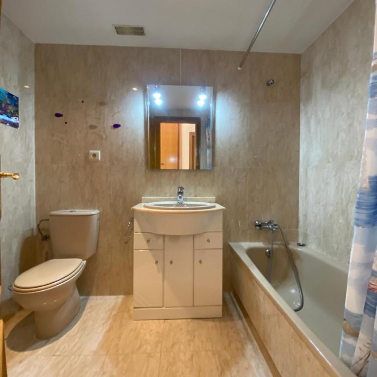 Apartamento a 5 minutos de todo - Three-Bedroom Apartment - 13