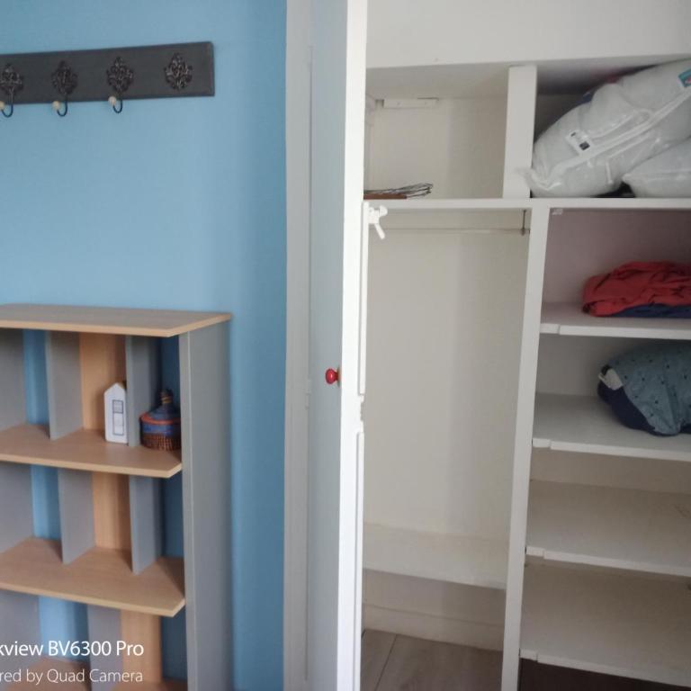 chambres 1 et 2 - Chambre Double Standard avec Salle de Bains Commune - 3