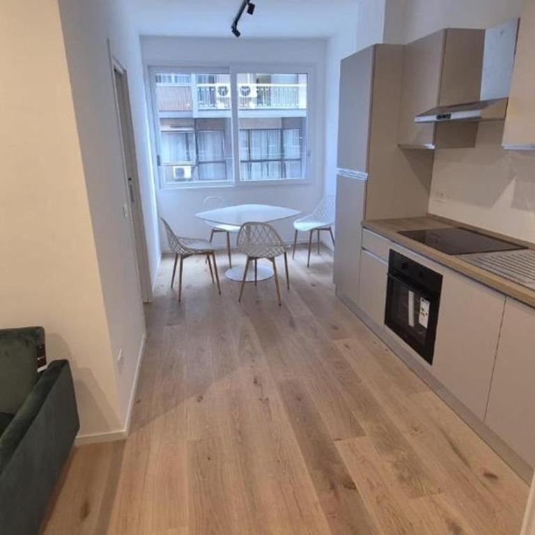 Suite Cavour 130 - Two-Bedroom Deluxe Apartment - 2