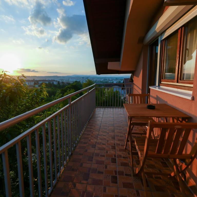 Sunset Hill Apartment - Appartement 3 Chambres - 6