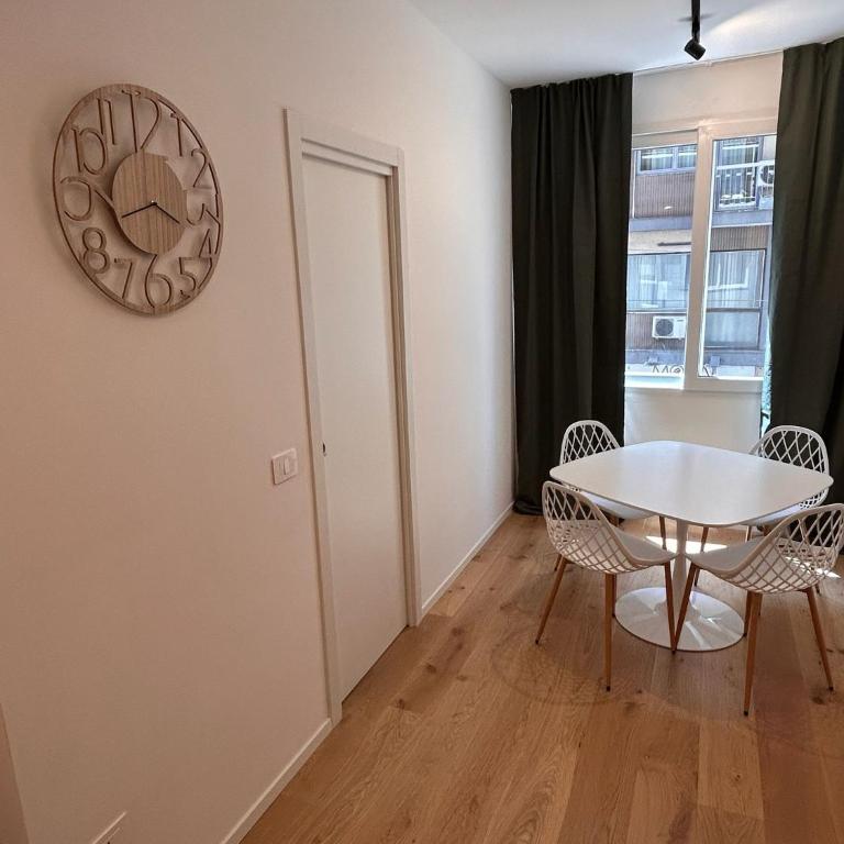 Suite Cavour 130 - Two-Bedroom Deluxe Apartment - 6