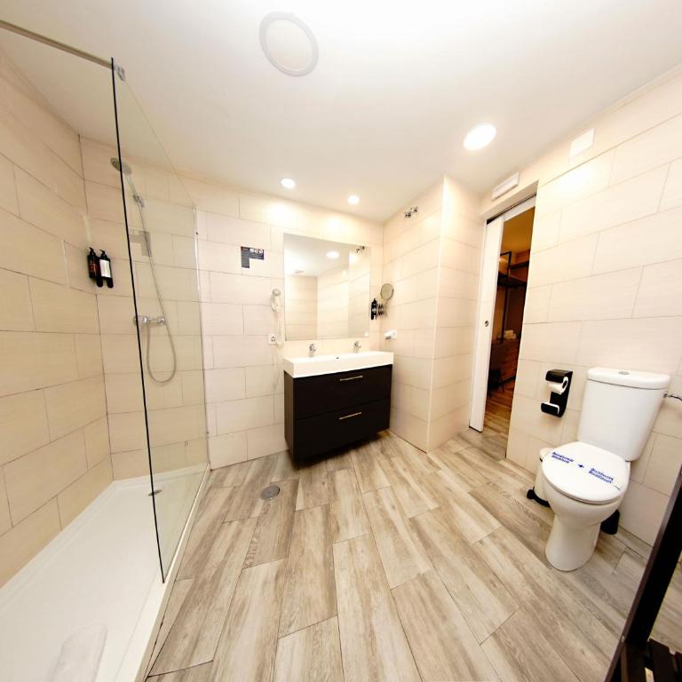 Hotel Zen Airport - Habitación Cuádruple Confort con traslado gratuito al aeropuerto - 8