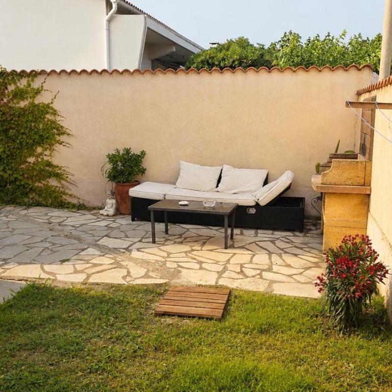 Logement à 150m de la plage -Tout à pied - Calme & familial - One-Bedroom Apartment - 1