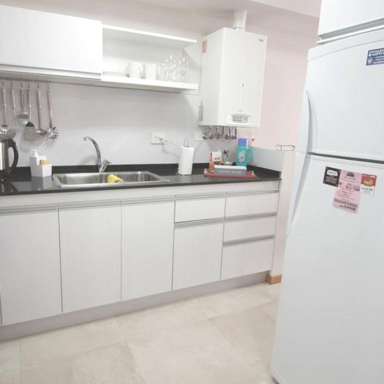 Departamento muy completo en ubicación ideal, Cochera y balcón - Apartamento con balcón - 11