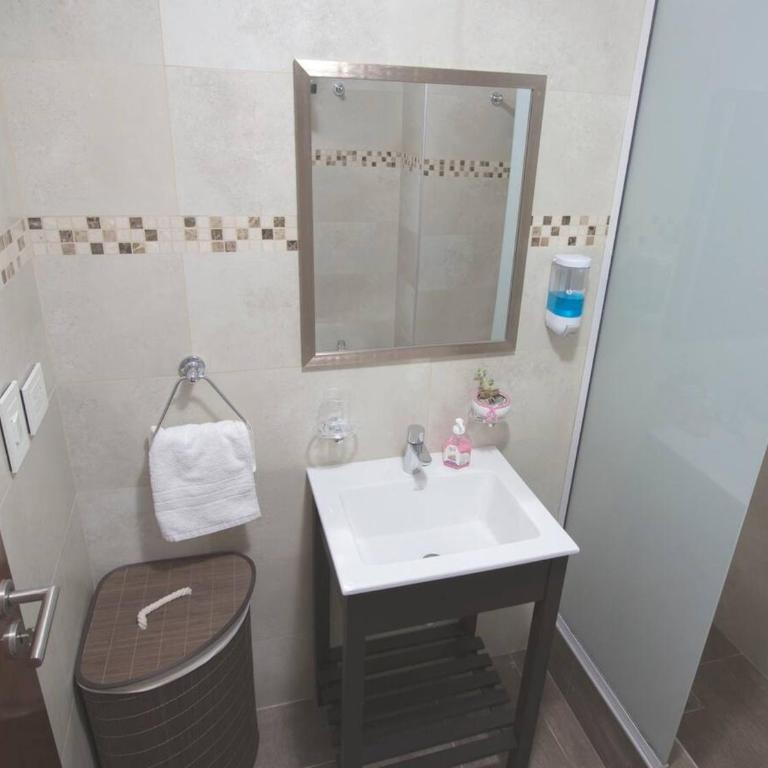 Departamento muy completo en ubicación ideal, Cochera y balcón - Apartamento con balcón - 13