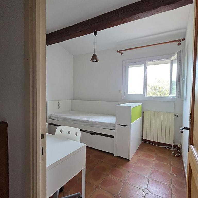 Suite Familiale Premium Piscine Parking et Fibre 2 chambres 1 salle de bain avec toilettes - Suite with Terrace - 12