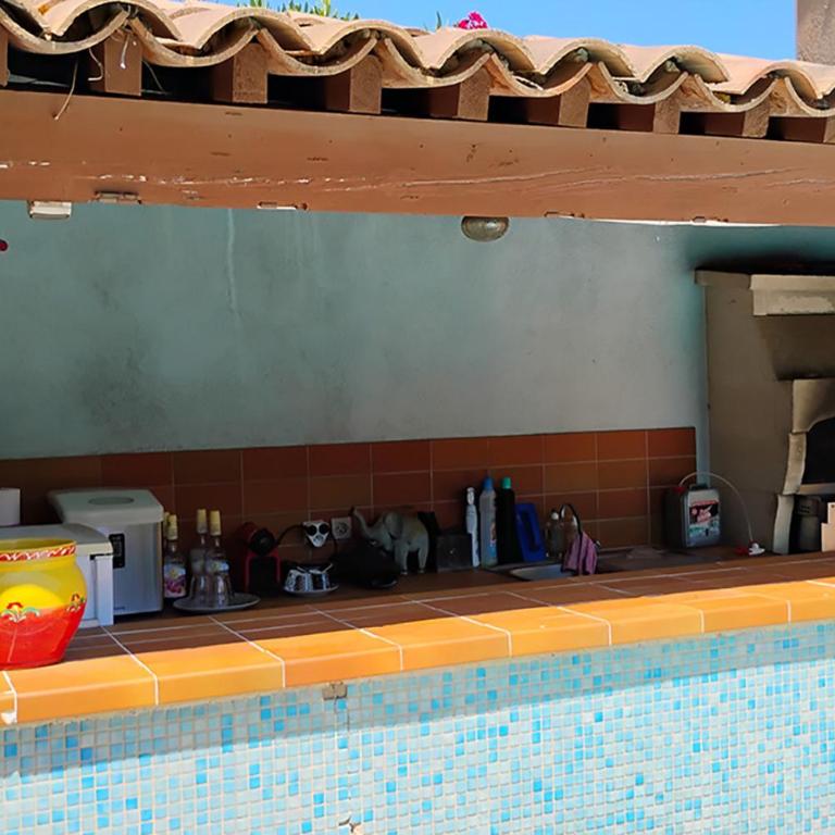 Suite Familiale Premium Piscine Parking et Fibre 2 chambres 1 salle de bain avec toilettes - Suite with Terrace - 24