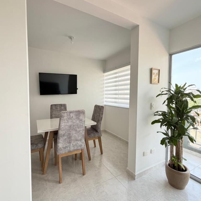 Entrelagos SolyMar - Three-Bedroom Apartment - 3