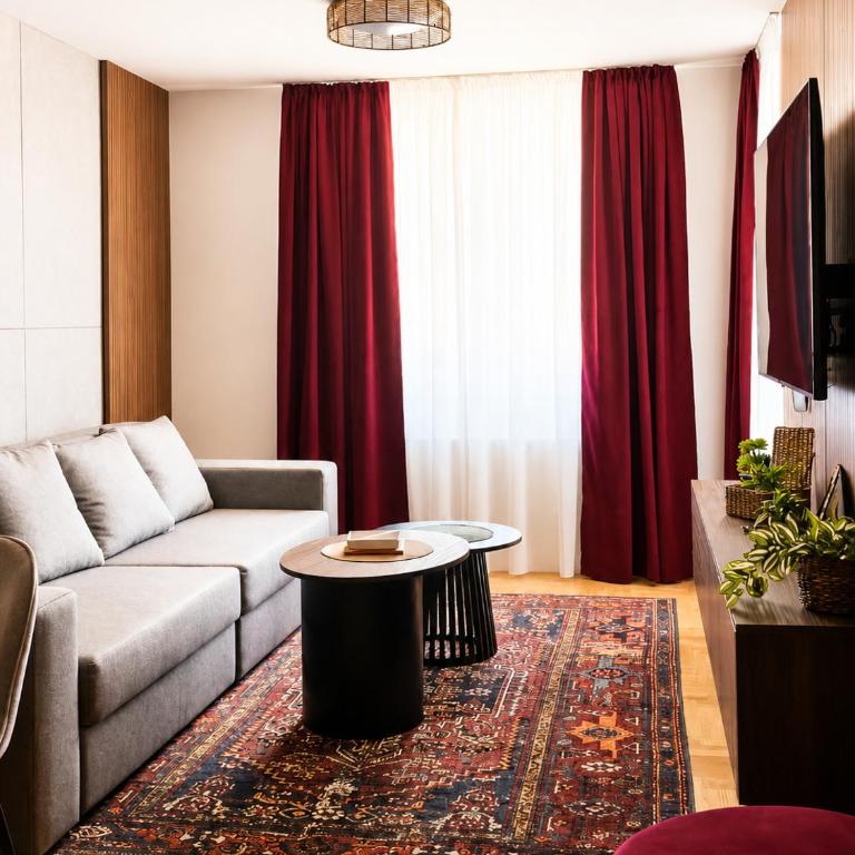 Stylish Mountain Retreat with Self Check-in near Jahorina & Sarajevo - One-Bedroom Apartment with Balcony - 2