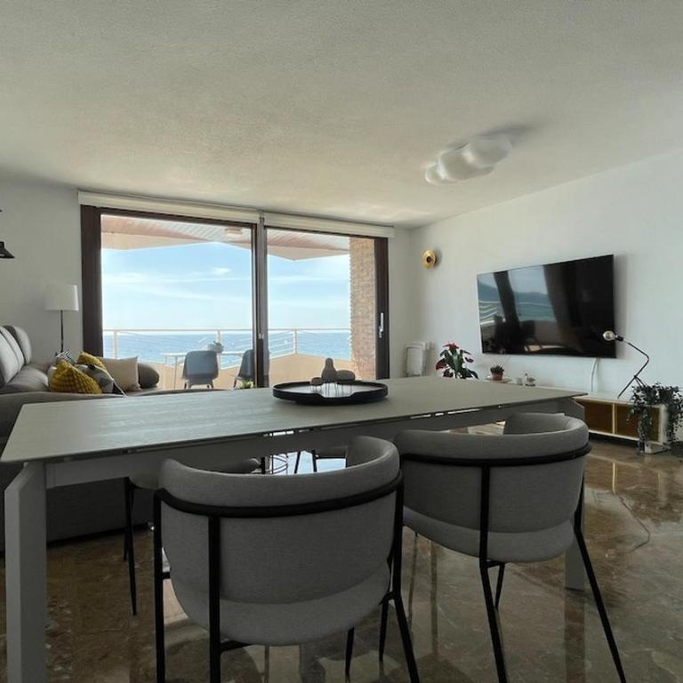 Large beachfront apartmen mediterranean views - Apartamento de 3 dormitorios con vistas al mar - 2