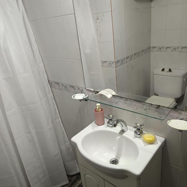Refugio Quilmes Centro - Work & Relax - Comfort Quadruple Room - 3