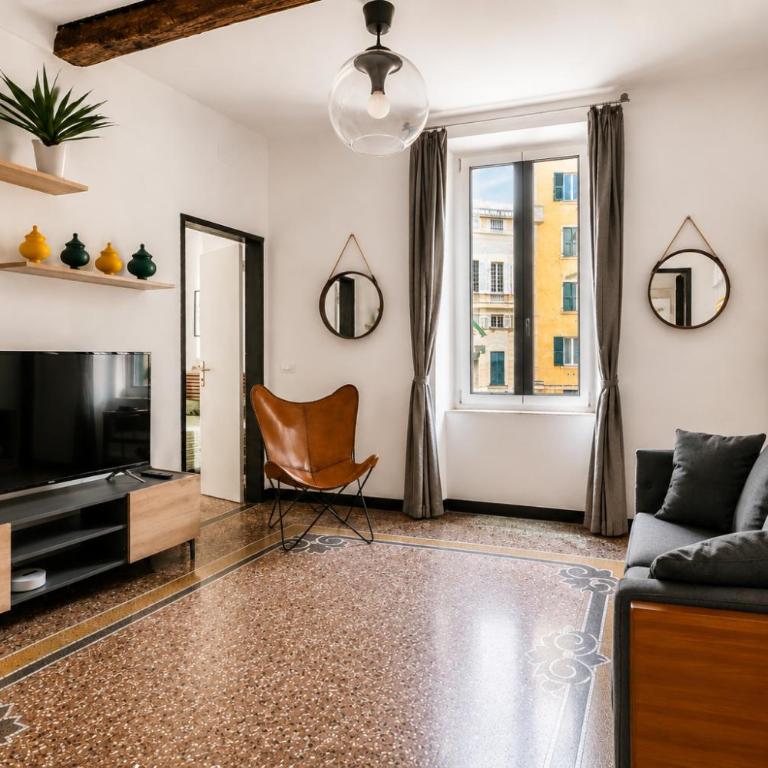 Designer 2 bedroom-AC apartment in the Center of Genoa - Two-Bedroom Family Apartment - 1