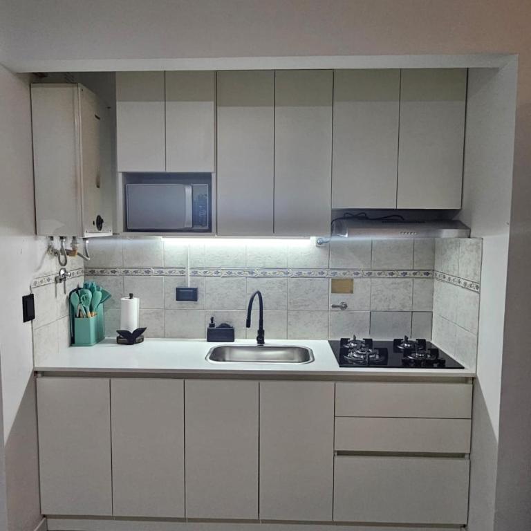 Beautiful studio apartment 400 meters from the beach - Estudio - 8
