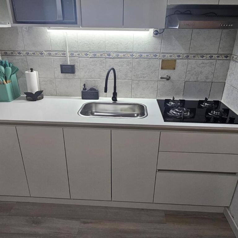 Beautiful studio apartment 400 meters from the beach - Estudio - 7