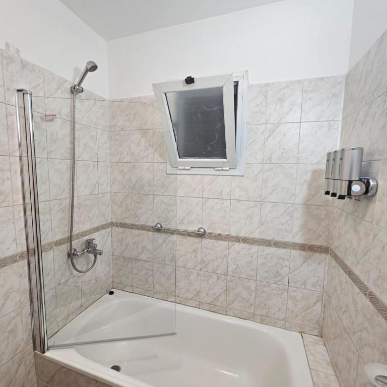 Beautiful studio apartment 400 meters from the beach - Estudio - 5