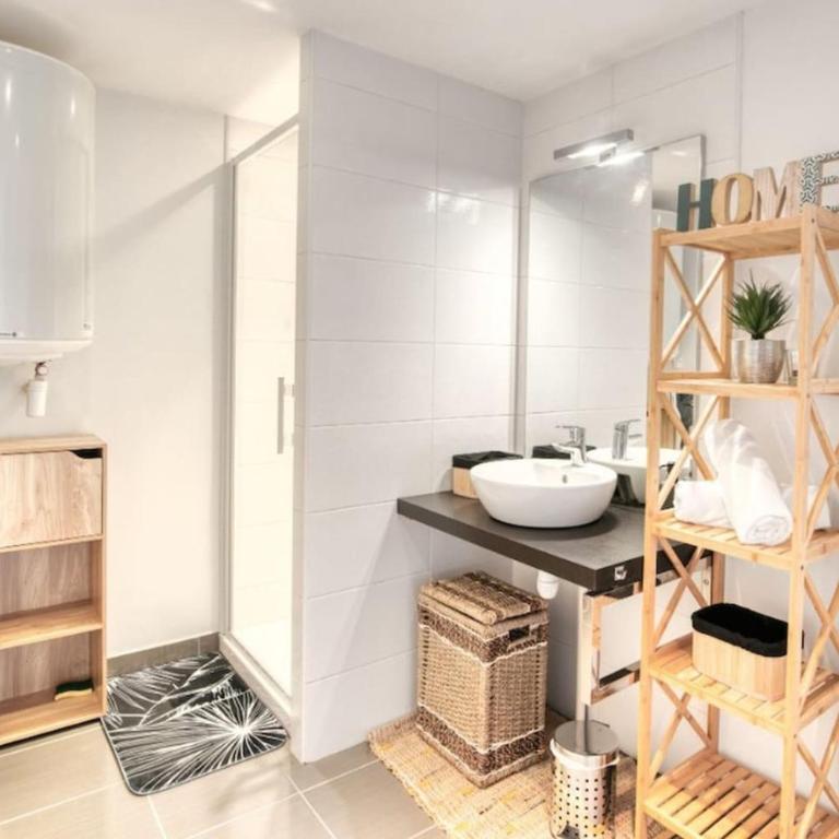 Bd Minimes Parking Free - Proche gare - Vue - Studio-Apartment - 4