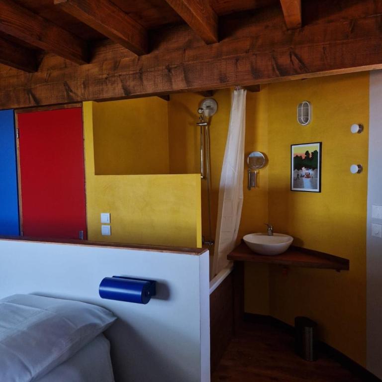 Panoramic Water Tower and Perched Cabin - Villa - 10