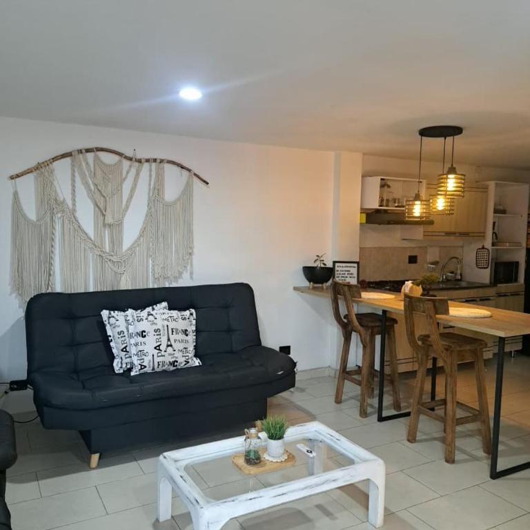 Apartamento entero cerca al Aeropuerto Internacional - Apartamento - 29