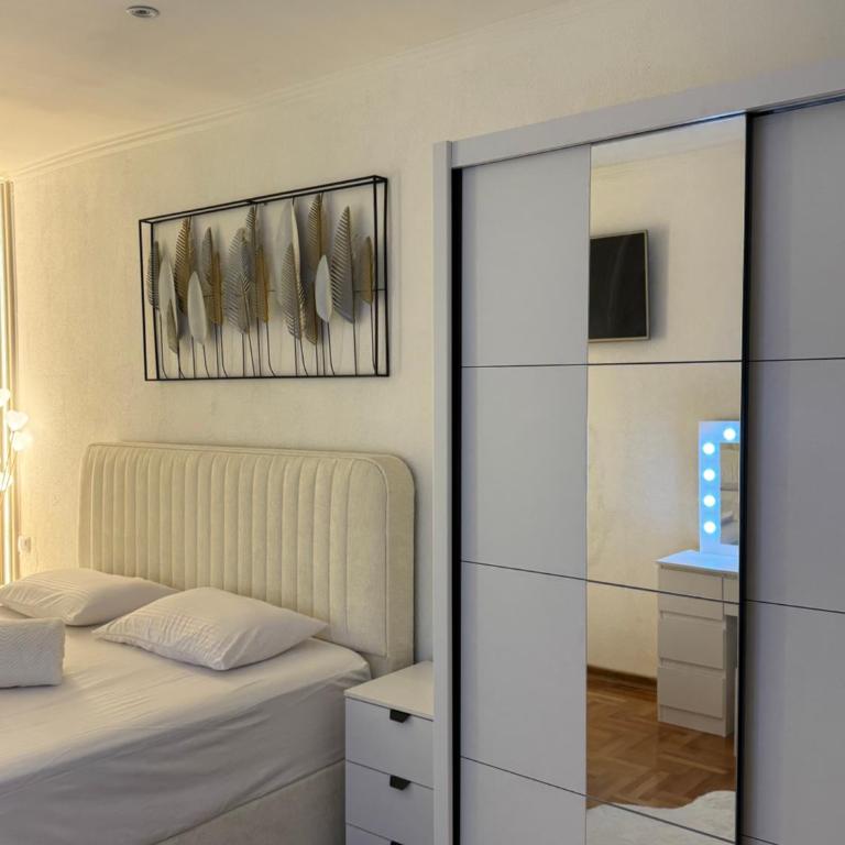 Guest House Alea - Double Room with Balcony and Sea View - 5