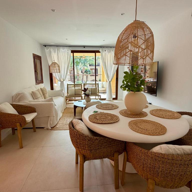 ALTEA BeachFront Bliss - Appartamento con 2 Camere da Letto - 10