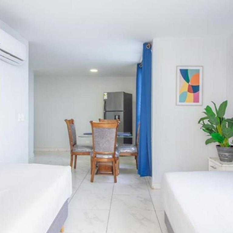 Balcon y Vista al Mar - One-Bedroom Apartment - 4