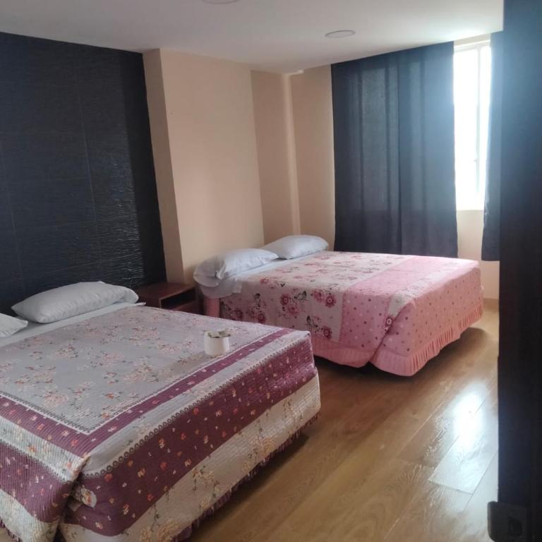 HOSPEDAJE YACUCALLE - Twin Room with City View - 1