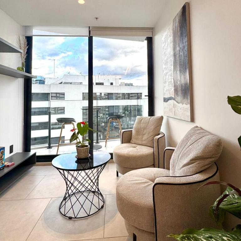 Luxury studio with balcony Avenida Portugal Quito - Apartamento de 1 dormitorio - 3