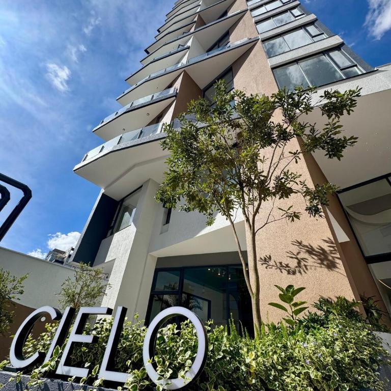 Luxury studio with balcony Avenida Portugal Quito - Apartamento de 1 dormitorio - 5
