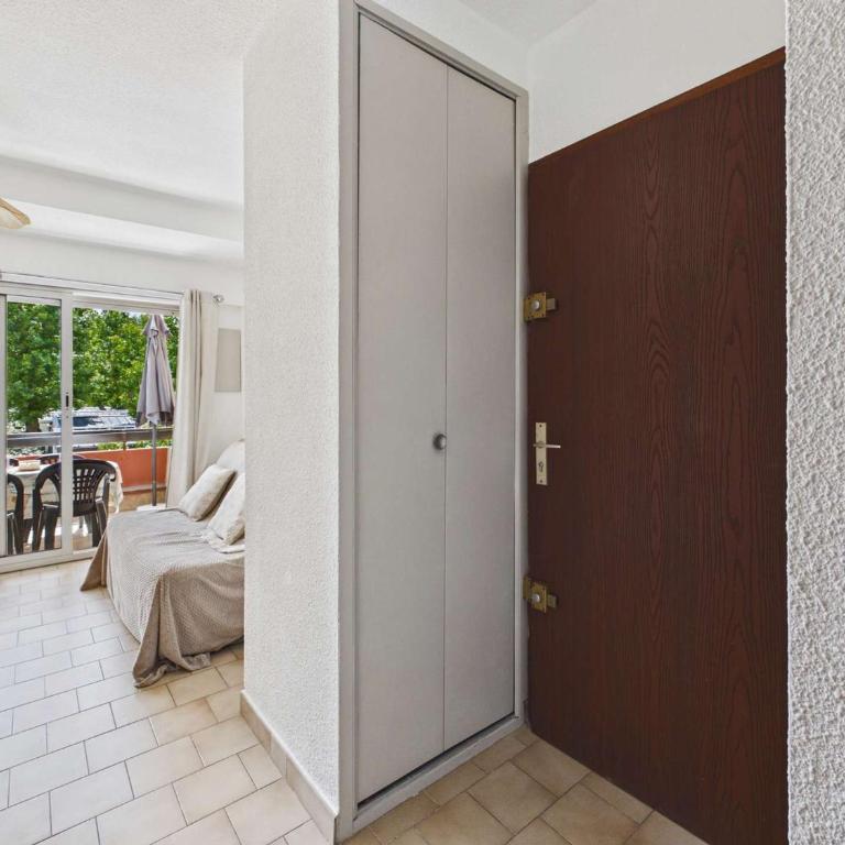 Appartement fonctionnel avec terrasse ensoleillée - FR-1-326-879 - Appartement - 10