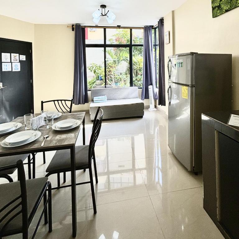 Stay With Islanders! - One-Bedroom Apartment - Non-Smoking - 11