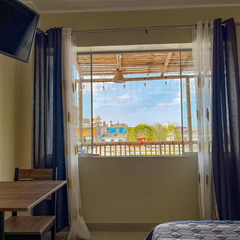 Hospedaje Josué Paracas - Habitación Doble con baño privado - 2