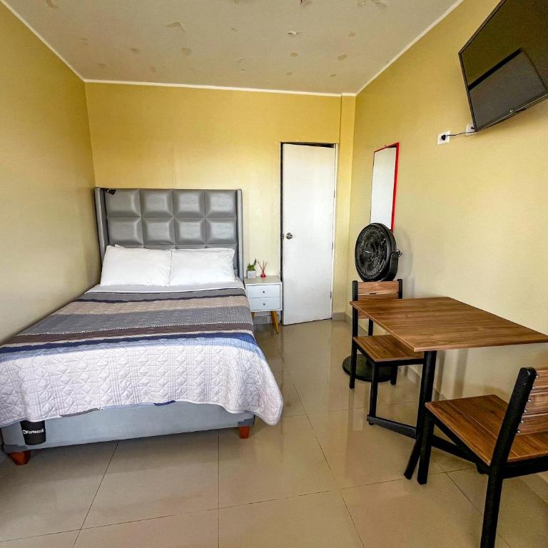 Hospedaje Josué Paracas - Habitación Doble con baño privado - 14
