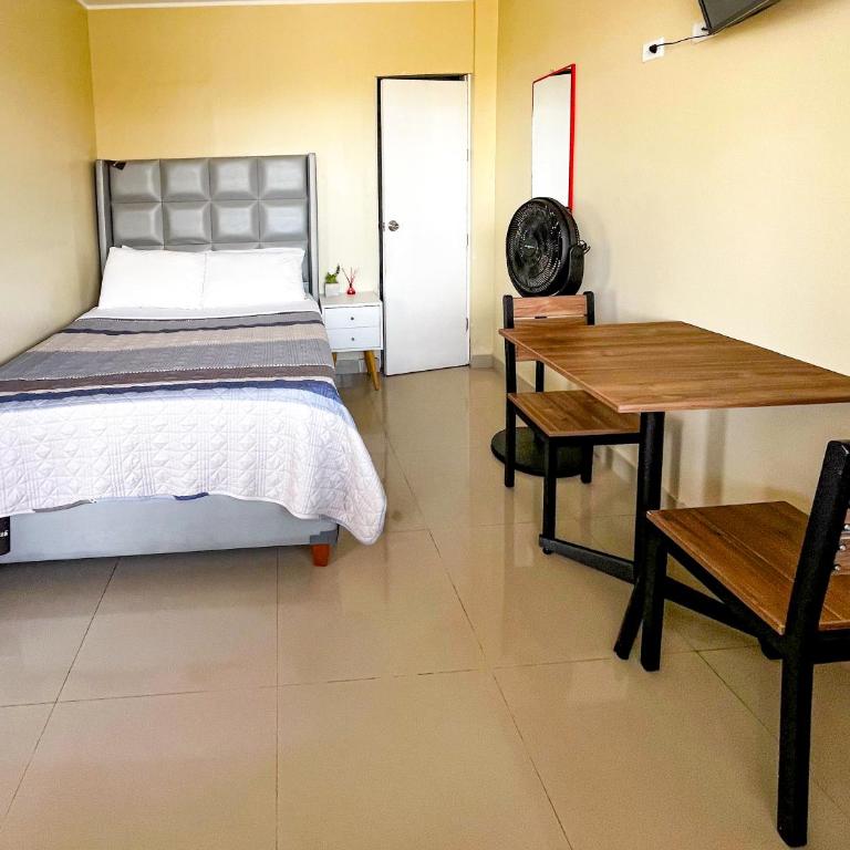 Hospedaje Josué Paracas - Habitación Doble con baño privado - 15