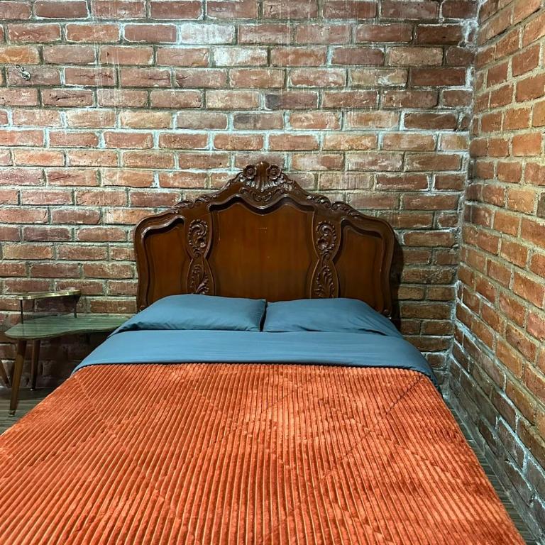 Céntrico con cocina parqueadero e internet - Three-Bedroom Apartment - 27