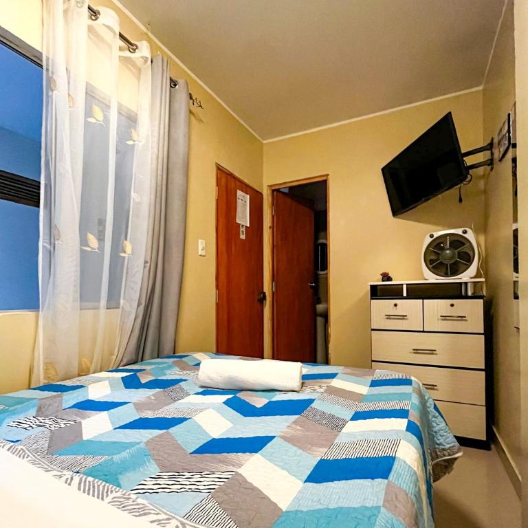 Hospedaje Josué Paracas - Habitación Doble con baño privado - 2