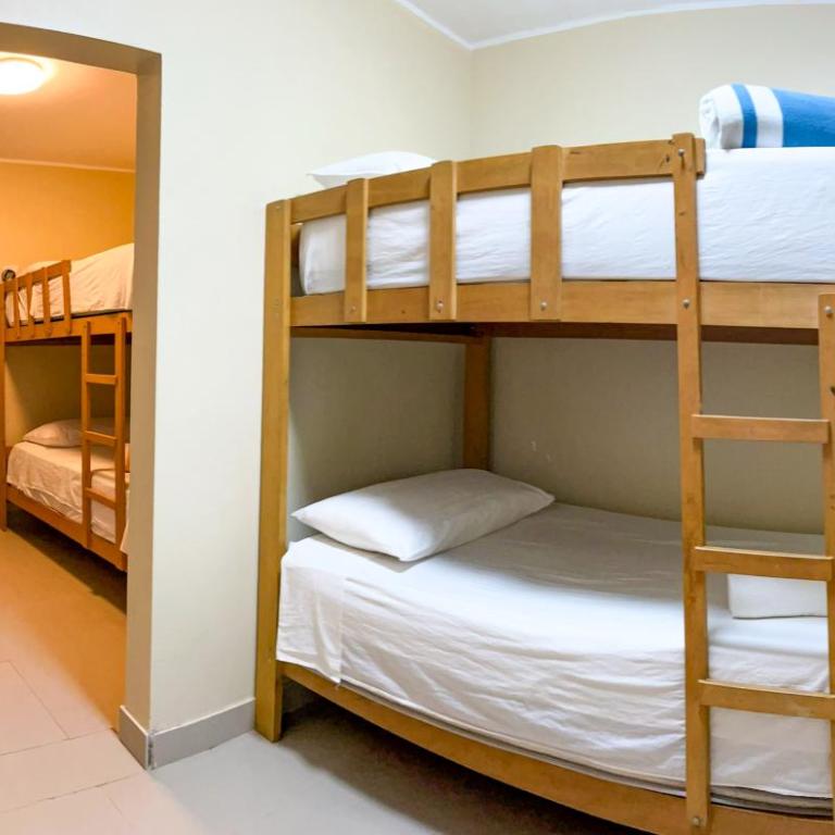 Hospedaje Josué Paracas - Habitación Familiar con baño privado - 1