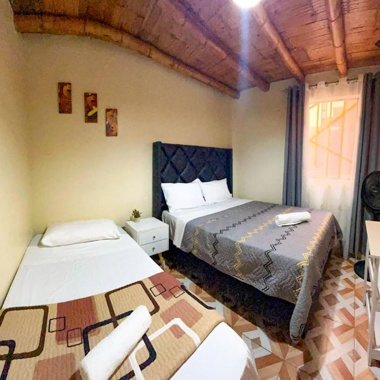 Hospedaje Josué Paracas - Habitación Triple con baño privado - 18